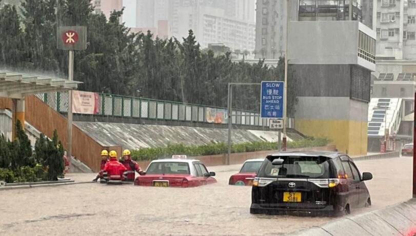 黑雨襲港｜當(dāng)局截至早7時(shí)接逾40宗水浸報(bào)告