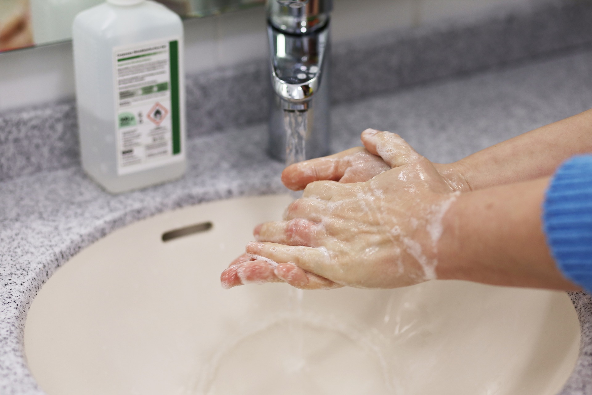 wash-your-hands-4906750_1920.jpg